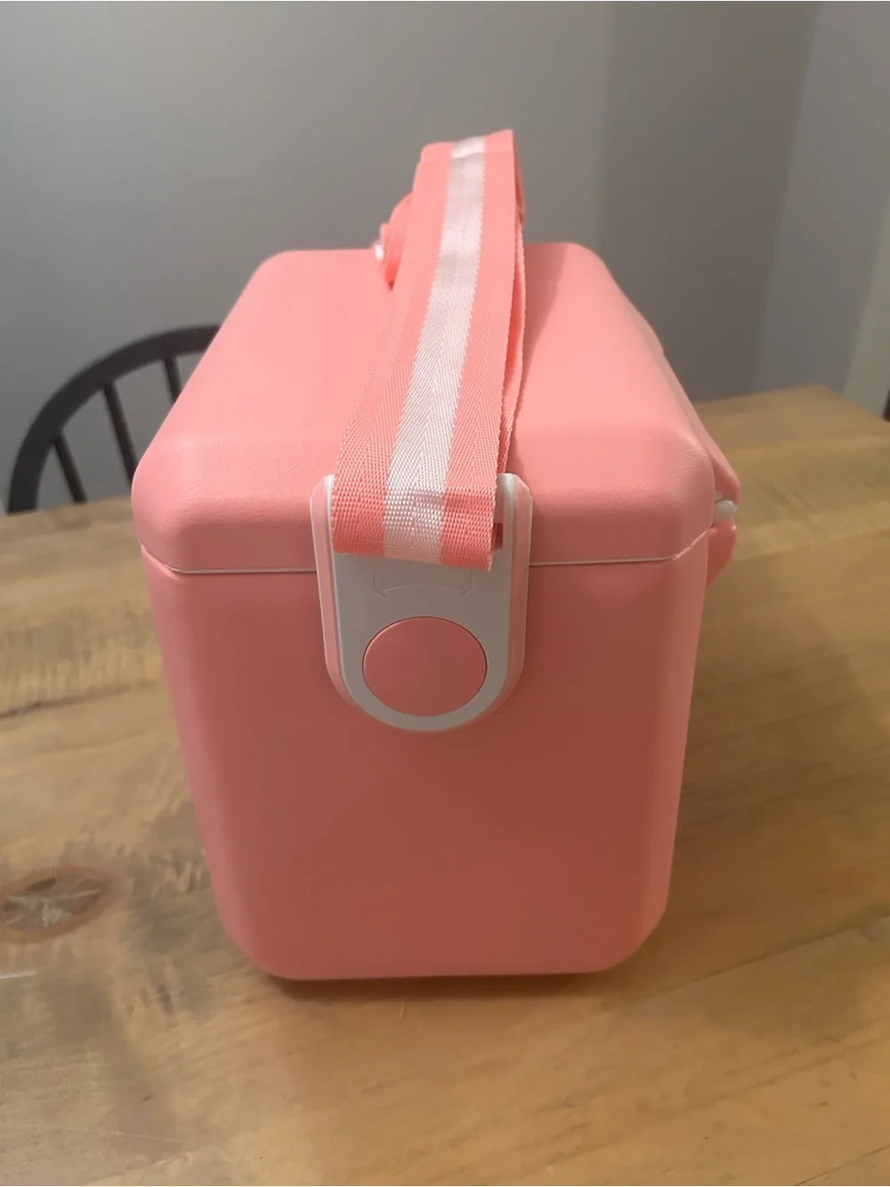 Igloo 11 qt Tag-a-long hard shell coral pink Portable Cooler
